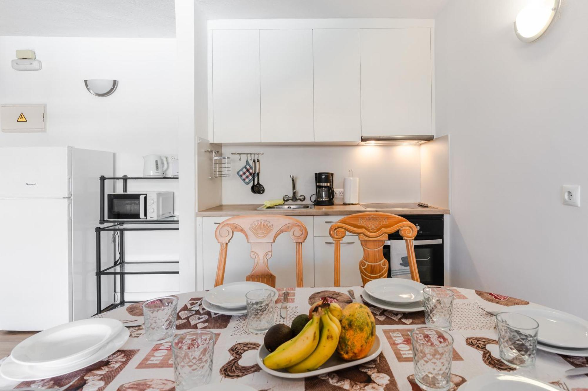 Oceanfront 2 Bedrooms Holiday Home In Tenerife South 圣米格尔德阿沃纳 外观 照片