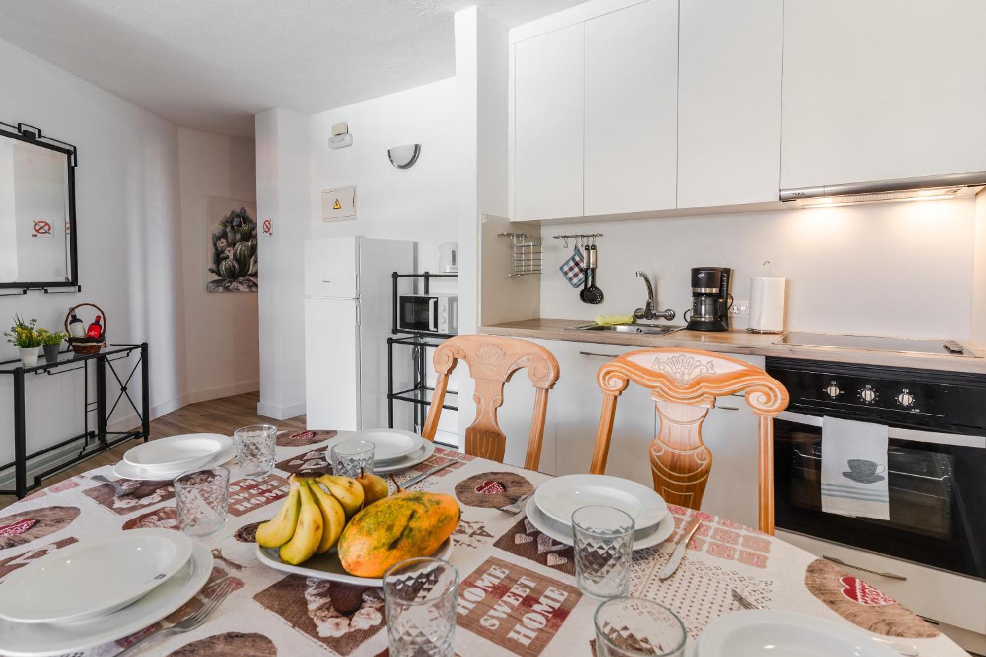 Oceanfront 2 Bedrooms Holiday Home In Tenerife South 圣米格尔德阿沃纳 外观 照片
